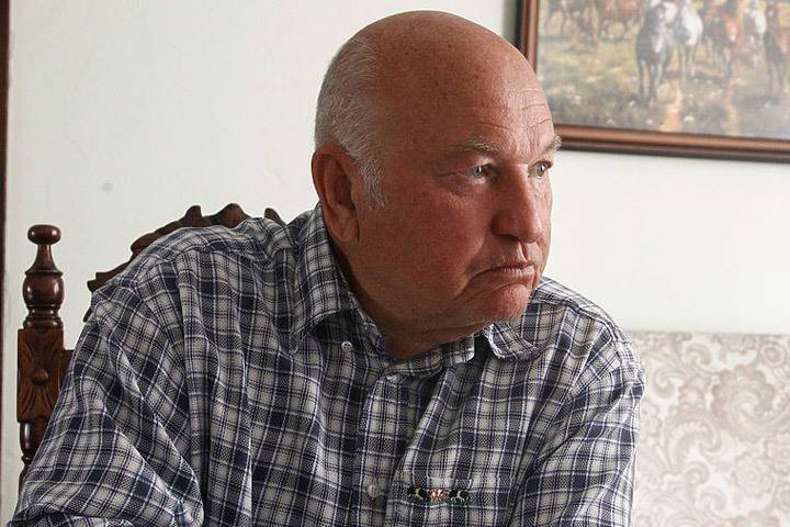 СМИ: семья Лужкова попросила похоронить его на Новодевичьем кладбище