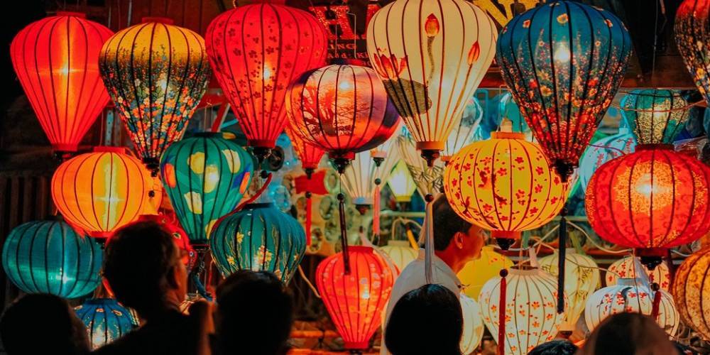 Глаз не оторвать: фестиваль китайских фонарей в Эстонии