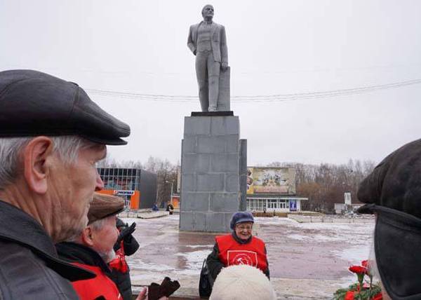 Жители Ревды вновь выйдут на митинг против сноса памятника Ленину