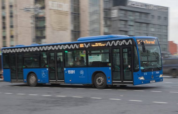 Неизвестный открыл огонь в автобусе в Москве