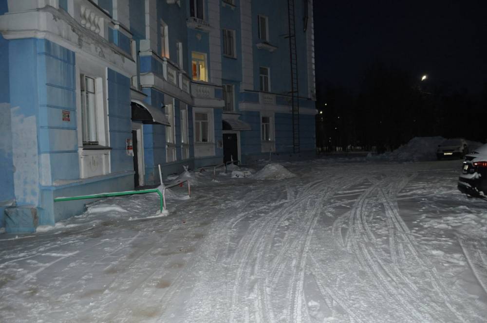 Глава Мончегорска проверил качество уборки снега в городе