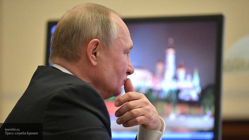 Путин поддержал идею о введении ответственности для грубых чиновников