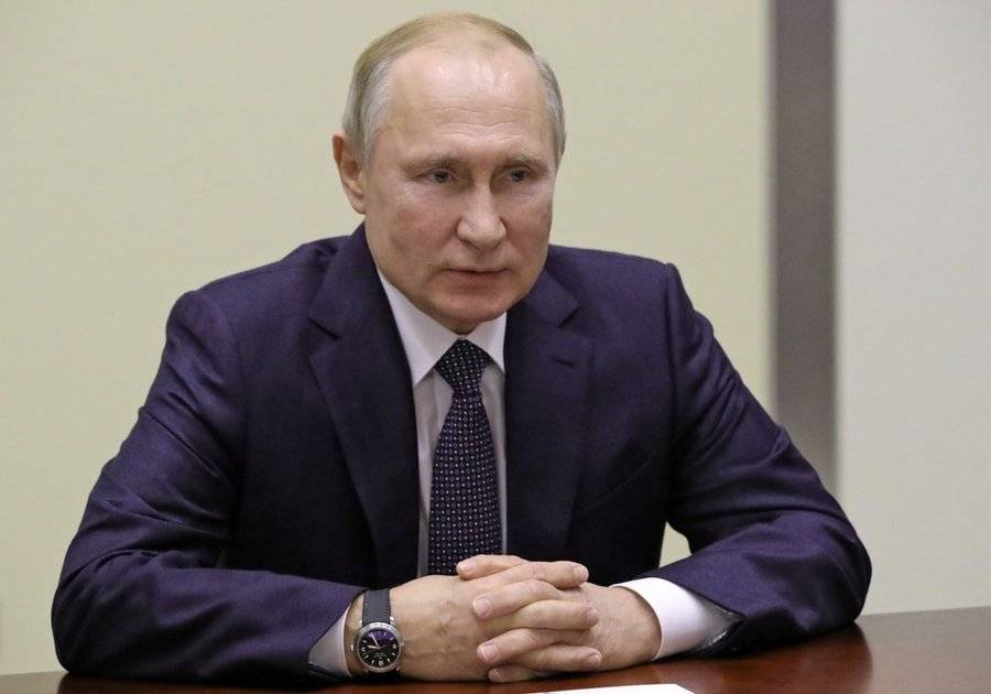 Путин поддержал идею наказания чиновников за оскорбления граждан