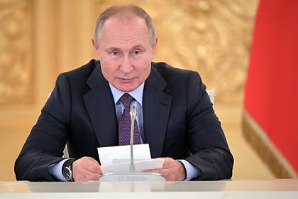 Путин оценил идею наказывать чиновников за оскорбления граждан