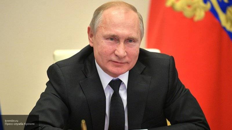 Путин ответил на идею Сокурова "придумать Россию заново", напомнив о Ленине