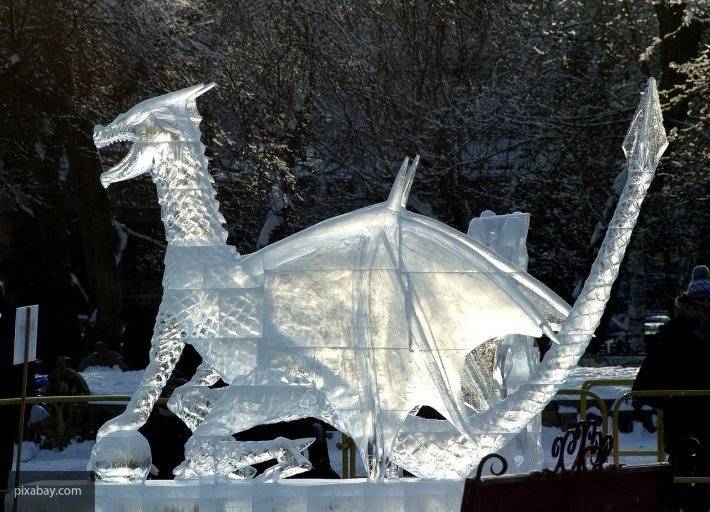 На Поклонной горе с 28 декабря установят 50 ледяных скульптур