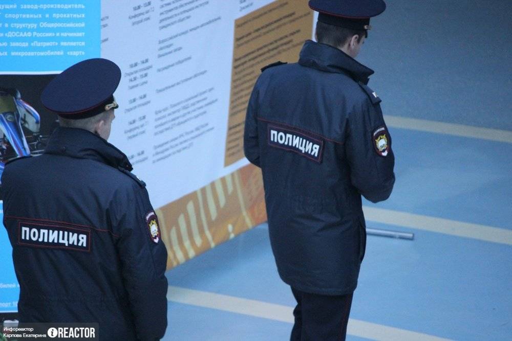 Полицейский получил ножевое ранение в Саратовской области