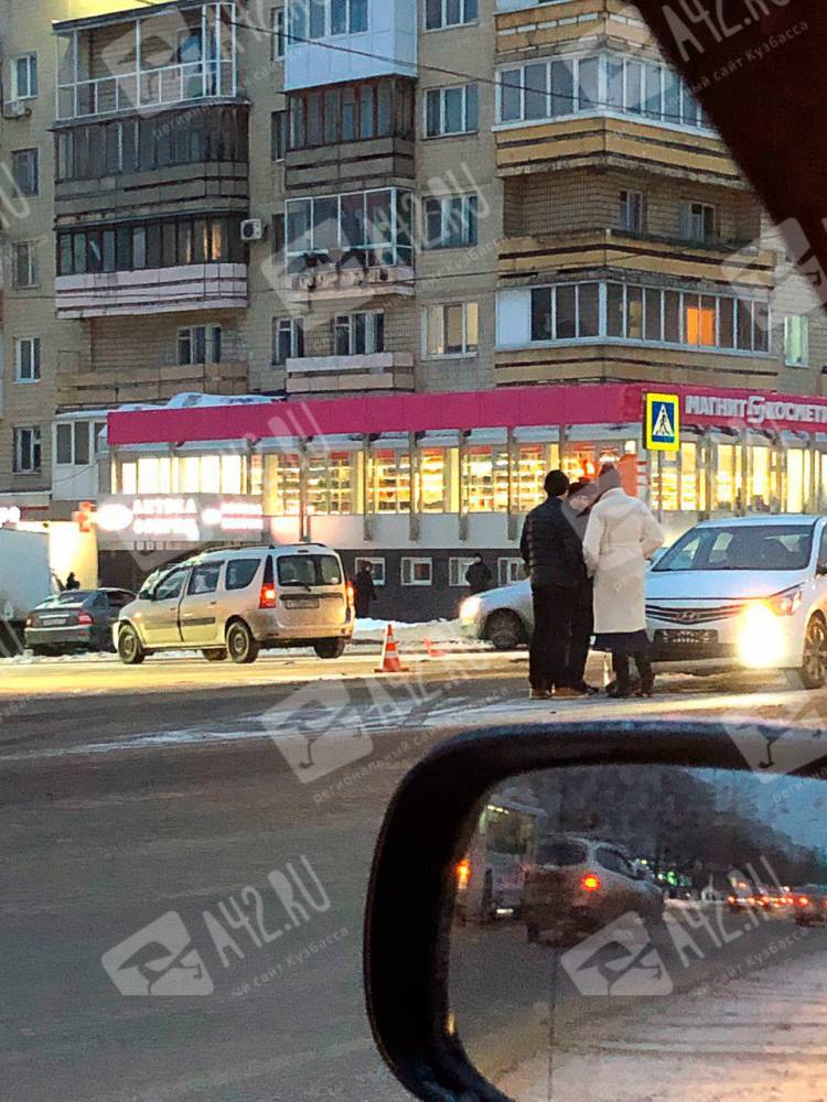 В Кемерове произошло ДТП на пересечении проспекта Ленина и Пионерского бульвара