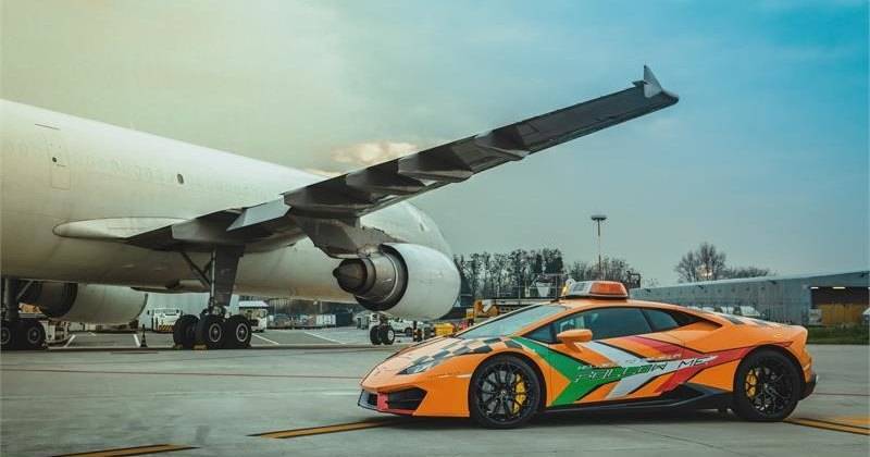 На работу в&nbsp;итальянский аэропорт поступил новый Lamborghini