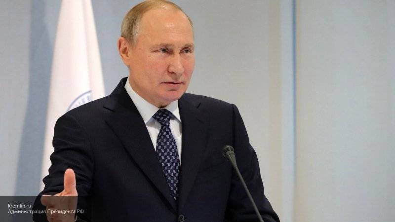 Путин заявил о необходимости появления сети региональных авиамаршрутов