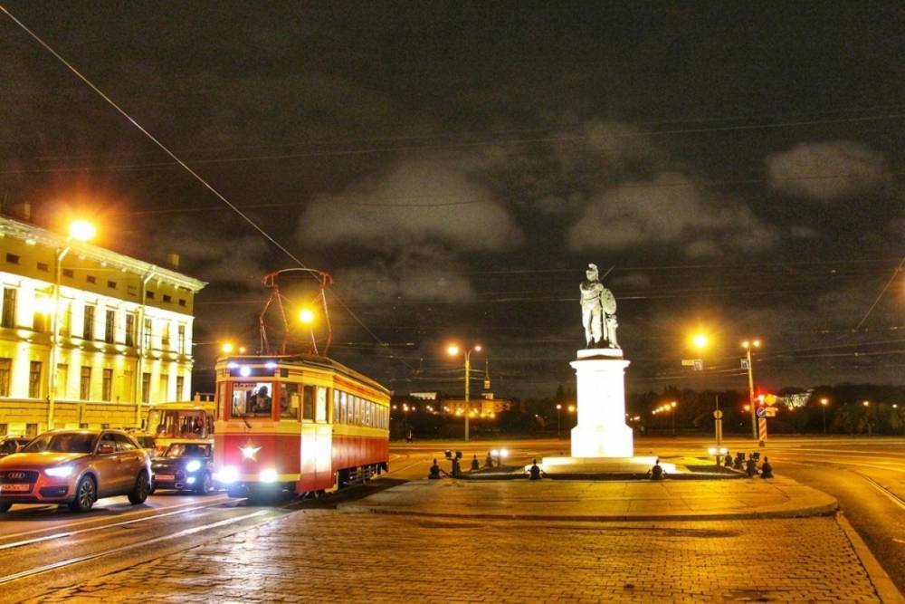 В Петербурге по улице Савушкина снова будут ездить трамваи