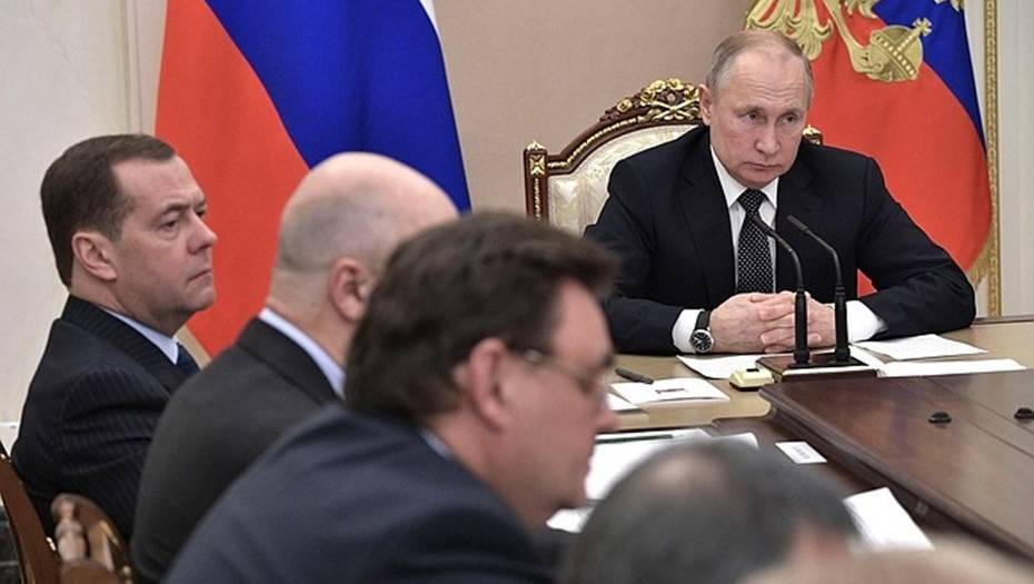Путин поручил разработать сеть недорогих авиамаршрутов