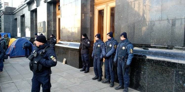Украинская полиция возбудила дело из-за драки в Раде