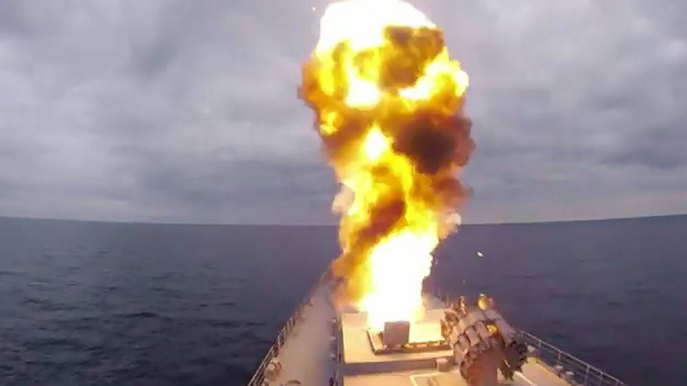 Опубликовано видео пуска ракеты "Калибр" в Черном море