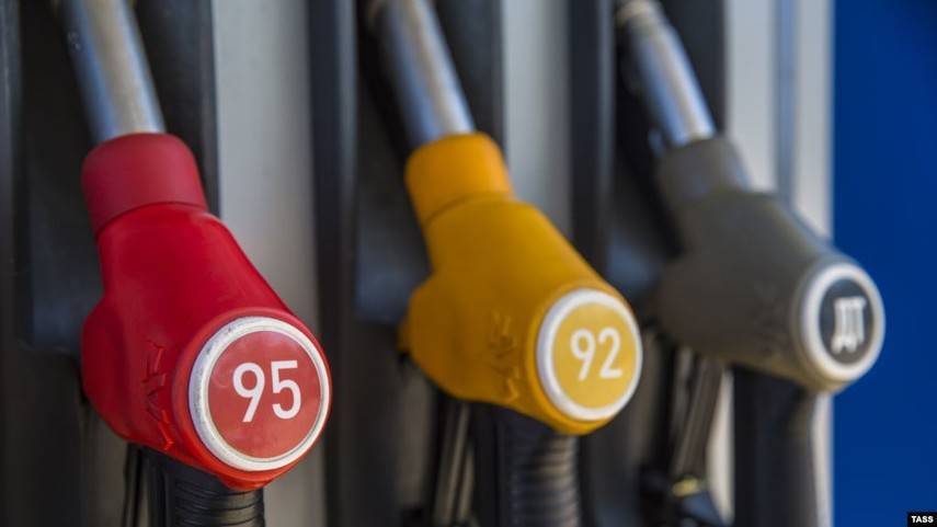 В Кабмине займутся вопросом снижения цен на бензин