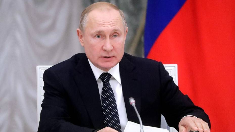 Путин назвал "беспардонной ложью" резолюцию Европарламента о Второй мировой
