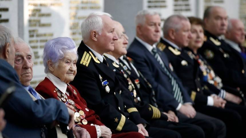 Путин поручил проработать допвыплаты ветеранам войны к юбилею Победы