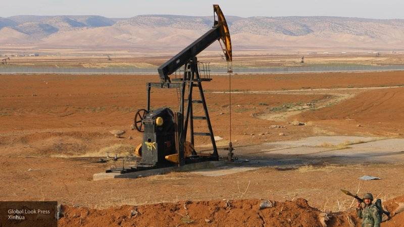 Ворующие нефть в Сирии США вновь поддержали курдов, отказавшись признать их террористами