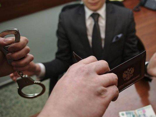 В России коррупцию предлагают приравнять к госизмене и сажать на 25 лет