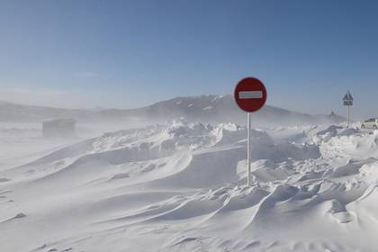 Российское село попало в снежную блокаду