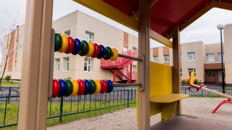 Депутат Госдумы предложил принимать детей воспитателей в детсады вне очереди