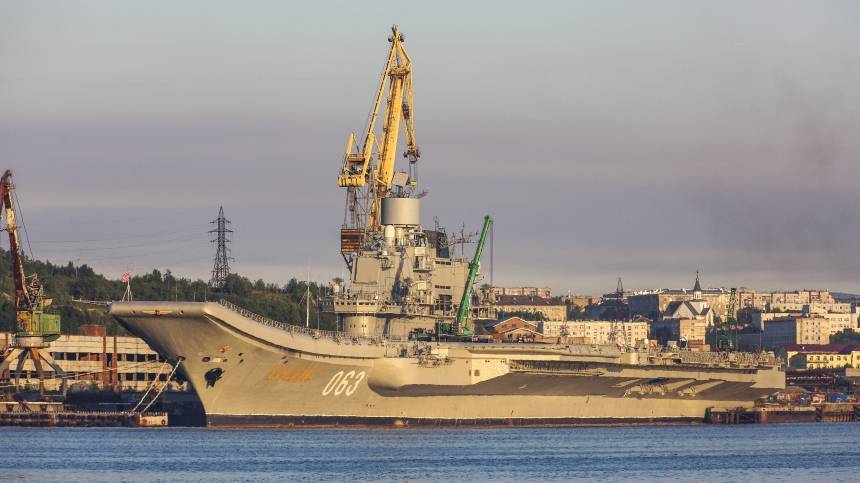 Три человека пострадали при пожаре на авианесущем крейсере «Адмирал Кузнецов»