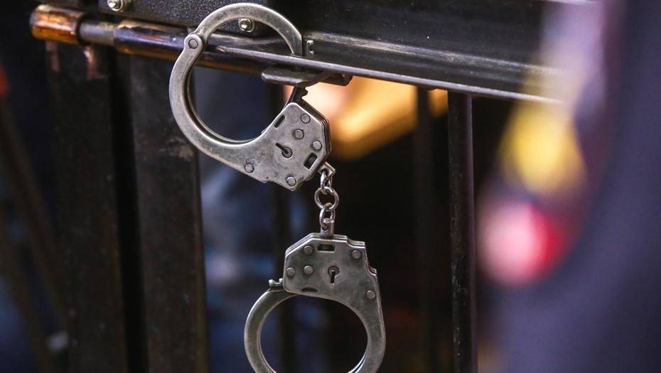 Полиция Петербурга задержала молодых людей, подозреваемых в избиении девушки в кафе
