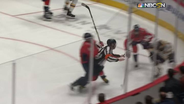 Овечкин атаковал арбитра в матче НХЛ. Тот угодил в госпиталь