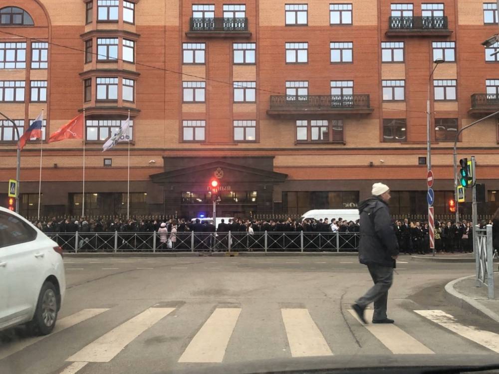 В Петербурге эвакуируют Горный университет и еще несколько учебных заведений