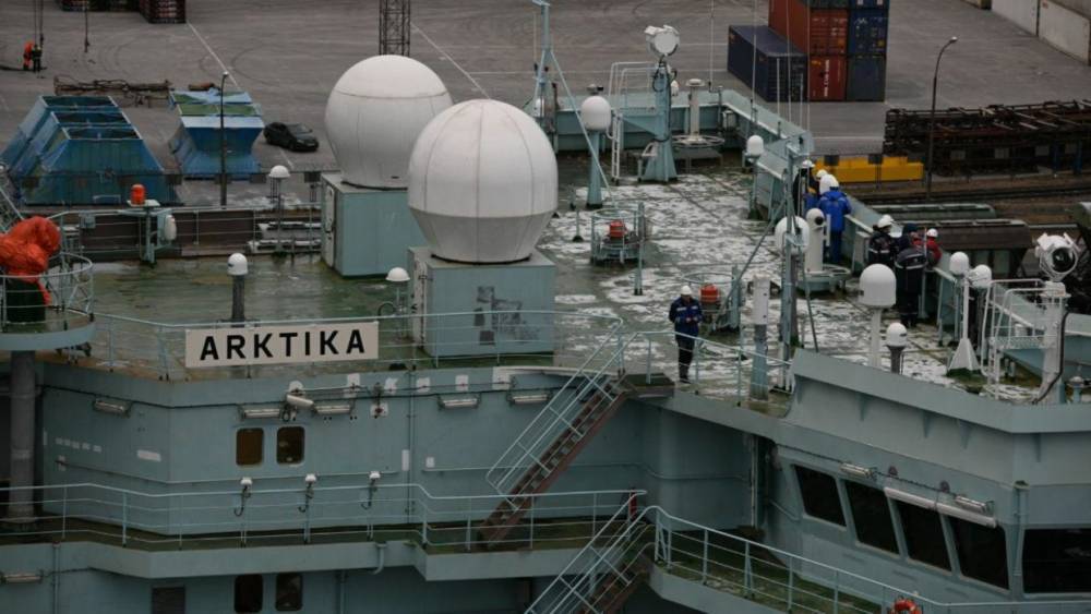 Построенный в Петербурге ледокол «Арктика» вышел на ходовые испытания