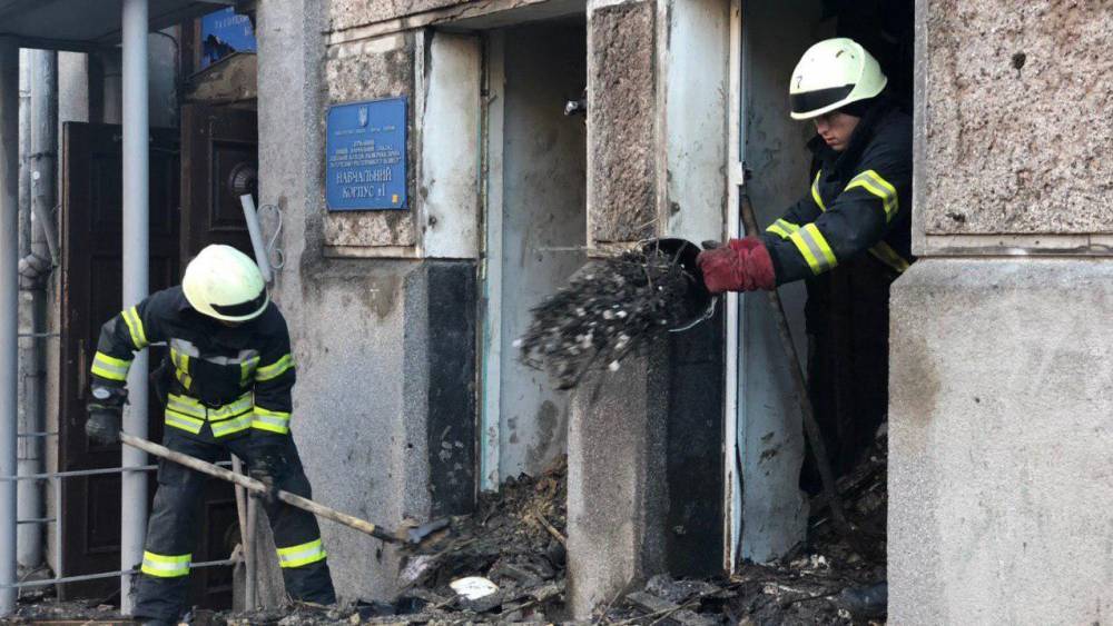 Число жертв пожара в одесском колледже возросло до 16 человек