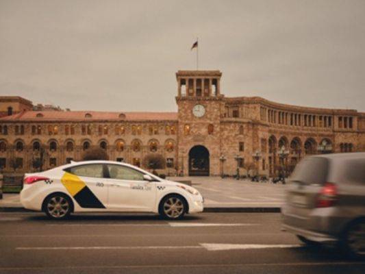 «Такси-скандал» в Армении: пользователи возмутились, аэропорт оправдывается