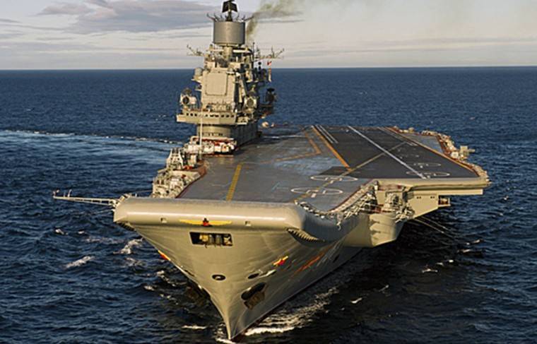 Отсек корабля «Адмирал Кузнецов» планируют залить водой для тушения пожара