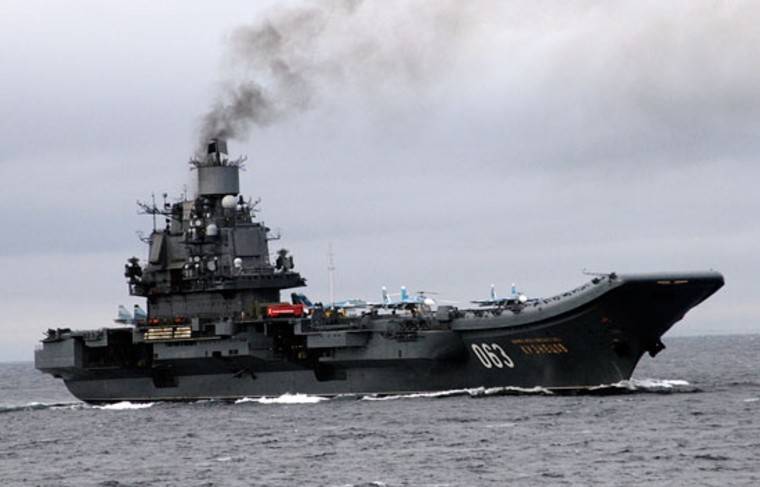 Очаг возгорания на крейсере «Адмирал Кузнецов» локализовали