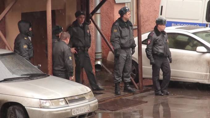В Петербурге уволили полицейского, избившего 81-летнего мужчину
