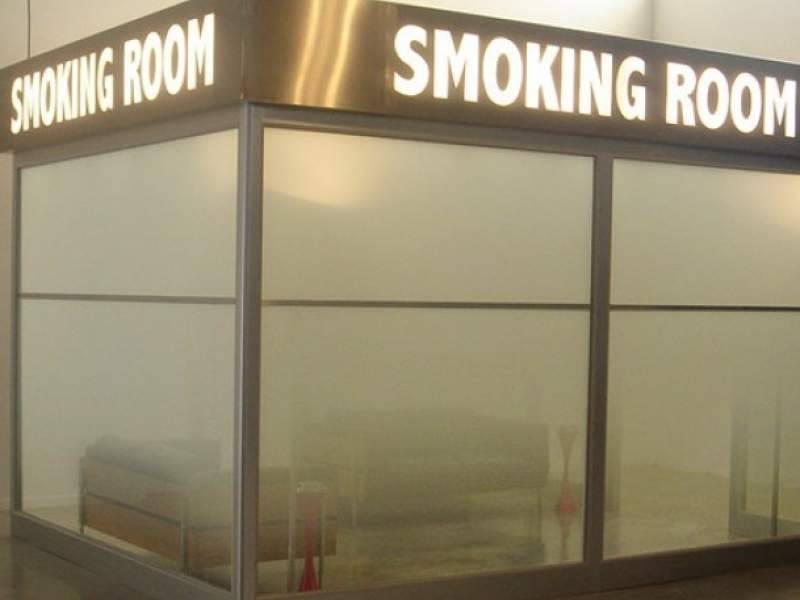 Госдума вернула курилки в российские аэропорты