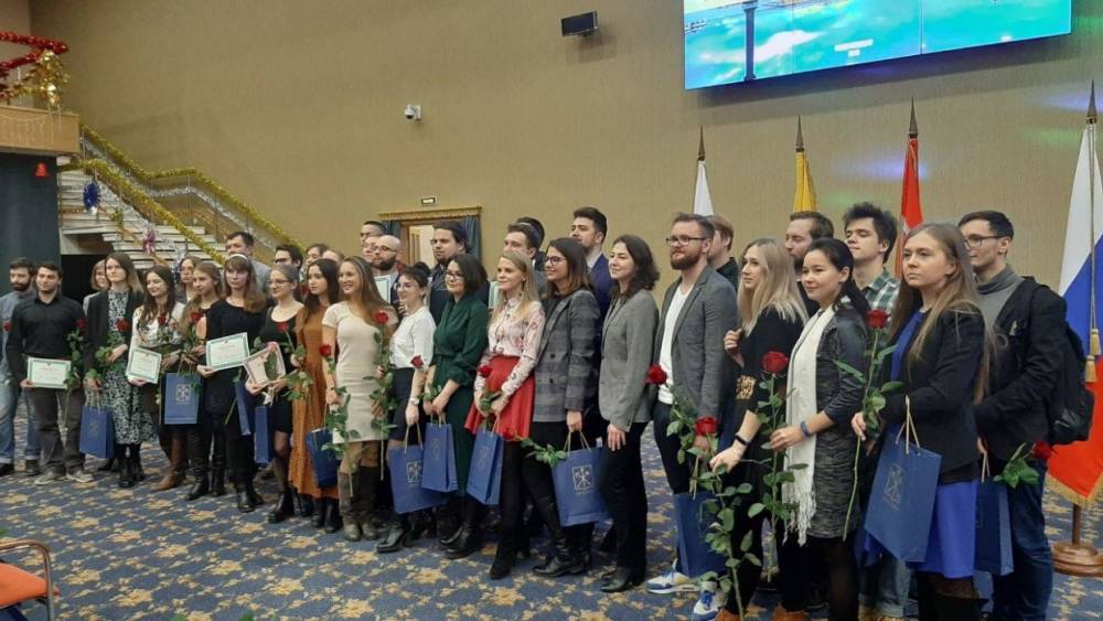 Беглов наградил выдающихся петербуржцев на Ассамблее молодых ученых и специалистов