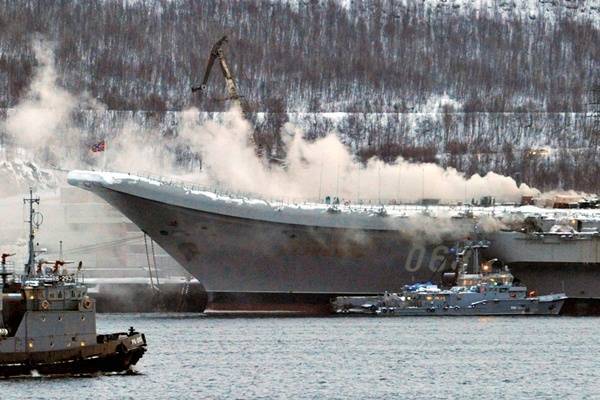 Три человека пропали без вести при пожаре на крейсере «Адмирал Кузнецов»