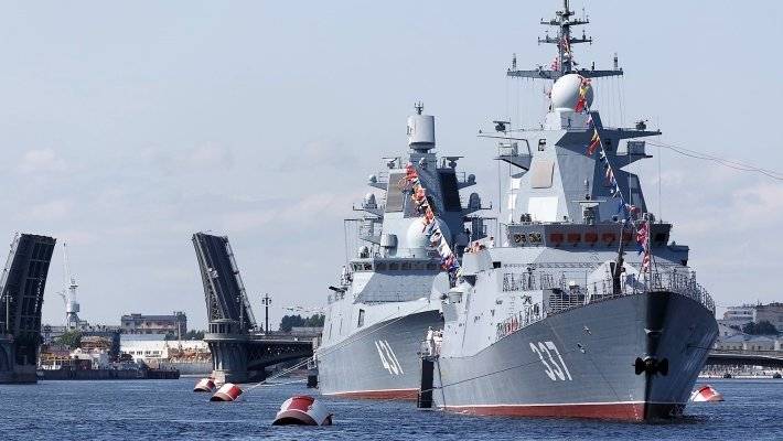 Контр-адмирал считает, что ВМФ РФ надежен в защите, но уступает США в нападении