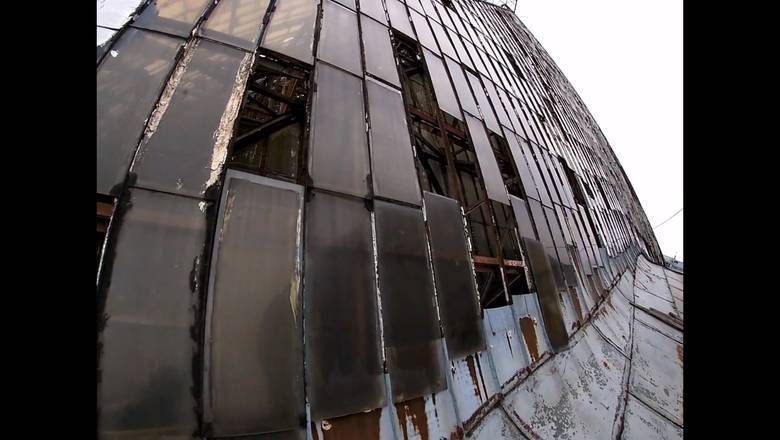Видео дня: как рушится уникальное здание Главпочтамта на Мясницкой