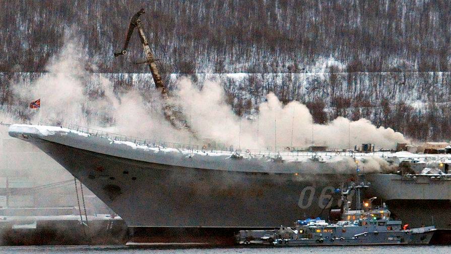 «Интерфакс»: Один из пропавших при пожаре на «Адмирале Кузнецове» найден мертвым
