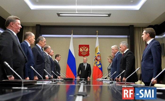 В. Путин почтил память Ю. Лужкова на заседании Совбеза России