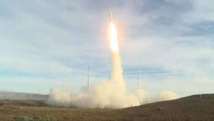 Появилось видео испытания американской баллистической ракеты средней дальности