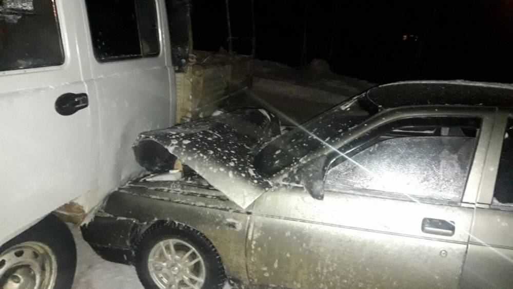 Под Сосногорском опытный водитель УАЗ не уступил дорогу «десятке»
