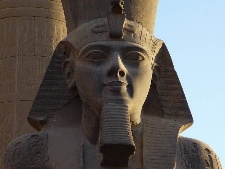 Редкая статуя фараона Рамзеса II была обнаружена в Египте
