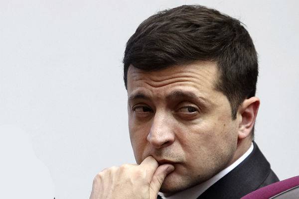 Зеленский внес в Раду законопроект об упрощенном приеме в гражданство Украины