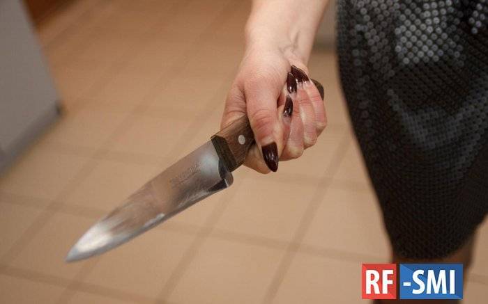 В Чебоксарах студентка напала с ножом на завуча колледжа