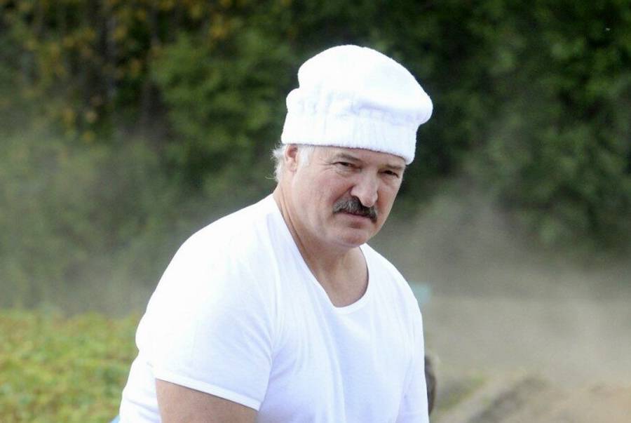 Лукашенко пожаловался врачам на бессонницу