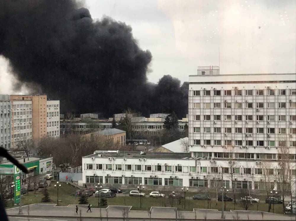 Стало известно о состоянии пострадавшего при пожаре спасателя в Москве