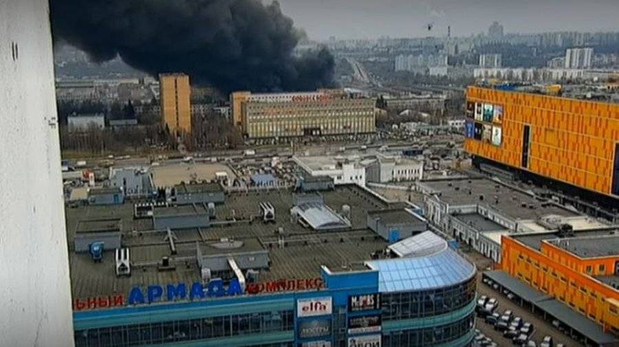 Пожар на складе тканей на Варшавском шоссе. Прямой эфир